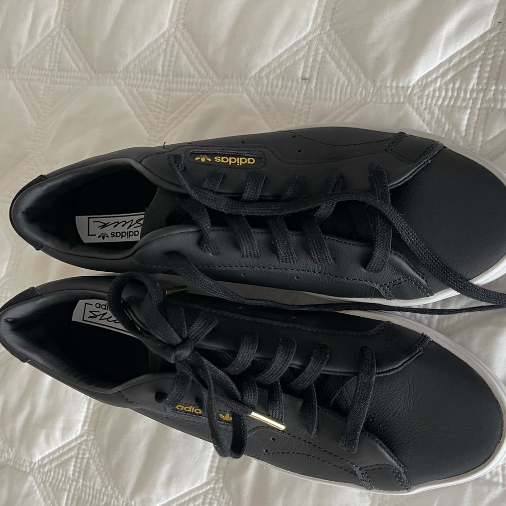 Adidas Sleek Womens size 8.5 sneakers. Worn once.